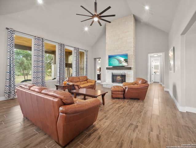 451 Stone Loop, Castroville, TX 78009
