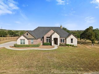 451 Stone Loop, Castroville, TX 78009