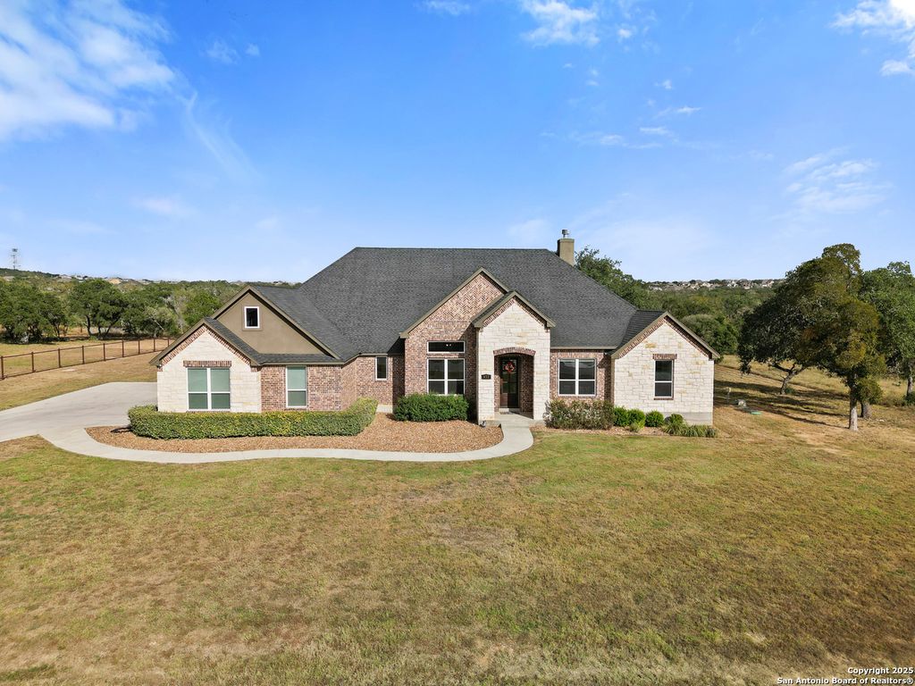 451 Stone Loop, Castroville, TX 78009