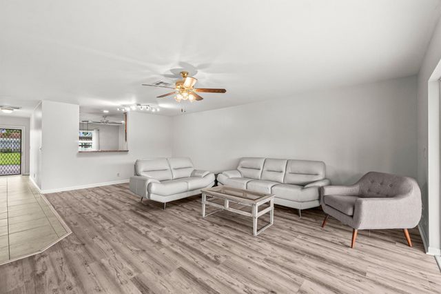 5074 Privet Place B, Delray Beach, FL 33484