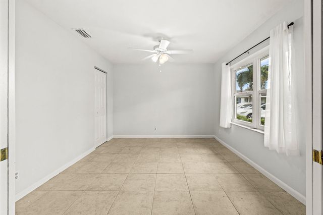 5074 Privet Place B, Delray Beach, FL 33484