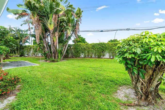 5074 Privet Place B, Delray Beach, FL 33484