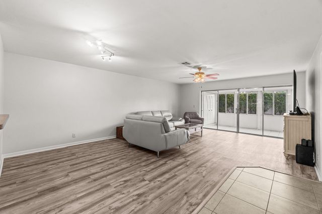 5074 Privet Place B, Delray Beach, FL 33484