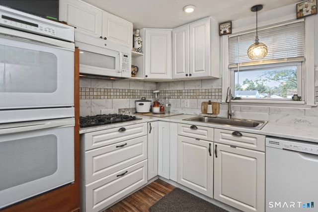 10 Glenmoor Drive, East Haven, CT 06512