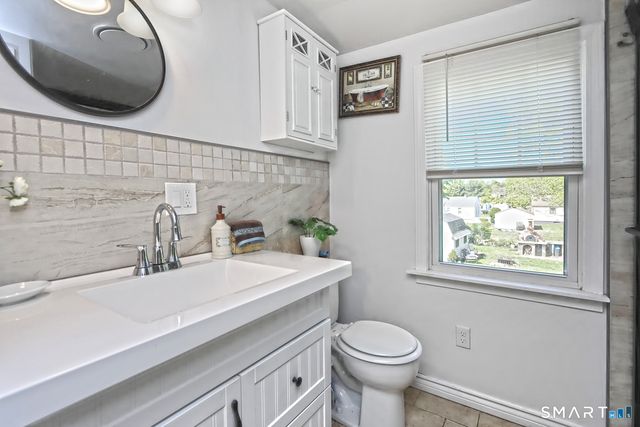 10 Glenmoor Drive, East Haven, CT 06512