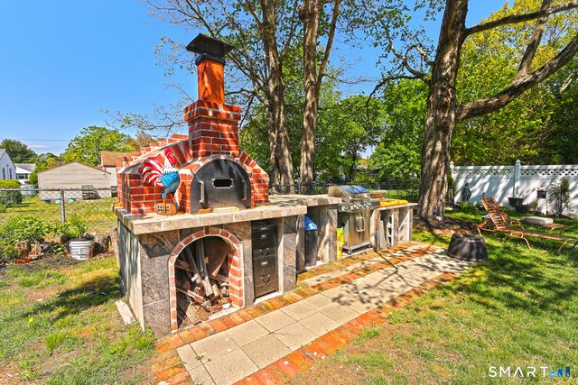 10 Glenmoor Drive, East Haven, CT 06512