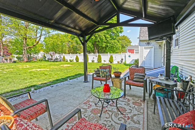 10 Glenmoor Drive, East Haven, CT 06512