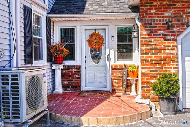 10 Glenmoor Drive, East Haven, CT 06512