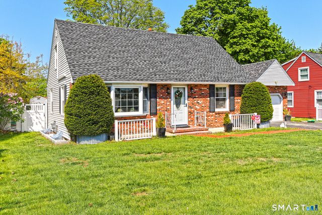 10 Glenmoor Drive, East Haven, CT 06512
