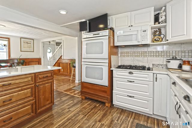 10 Glenmoor Drive, East Haven, CT 06512