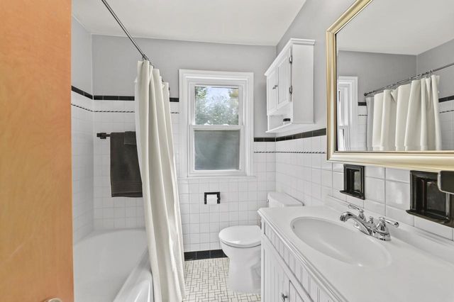 1070 Wilson DRIVE, Brookfield, WI 53005