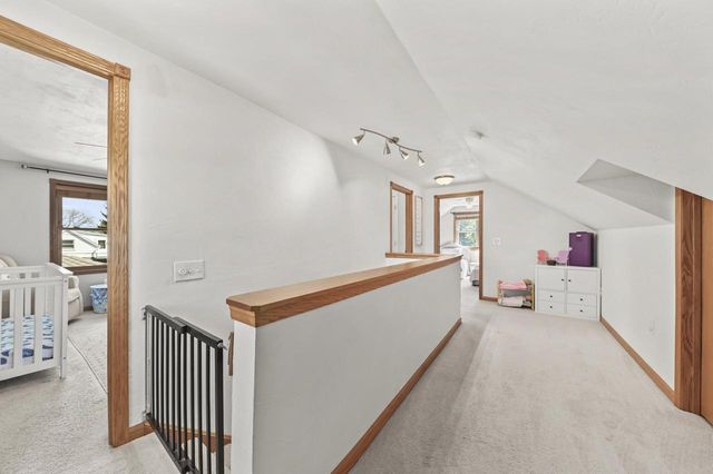 1070 Wilson DRIVE, Brookfield, WI 53005