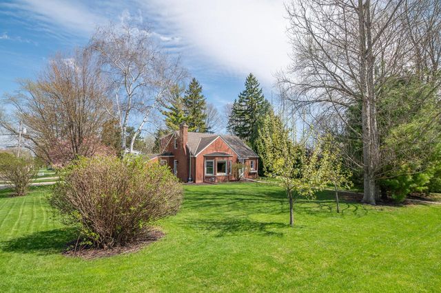 1070 Wilson DRIVE, Brookfield, WI 53005