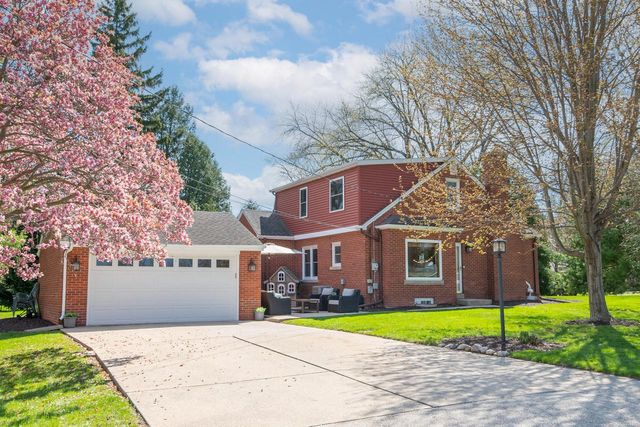 1070 Wilson DRIVE, Brookfield, WI 53005