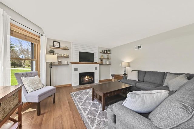 1070 Wilson DRIVE, Brookfield, WI 53005
