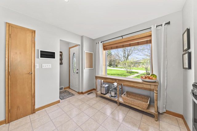 1070 Wilson DRIVE, Brookfield, WI 53005