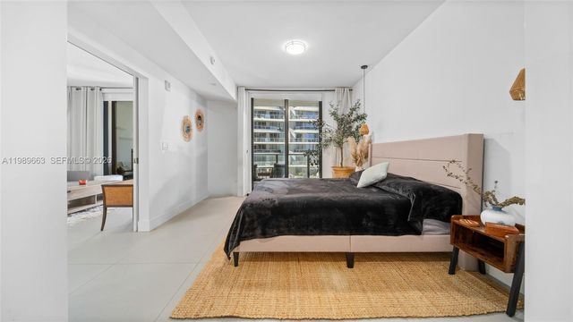 1010 Brickell Ave 2008, Miami, FL 33131