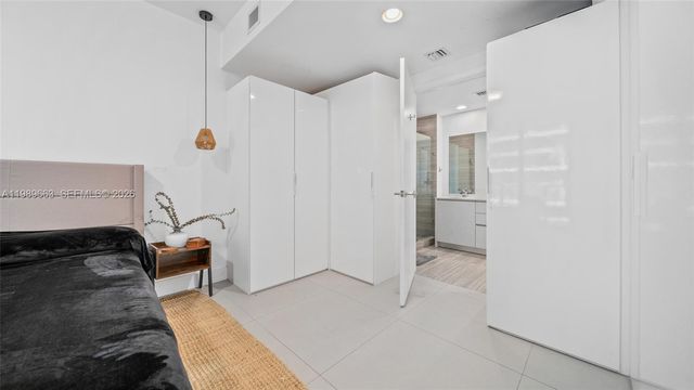 1010 Brickell Ave 2008, Miami, FL 33131