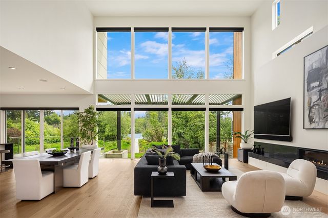 9622 Slater Avenue NE, Kirkland, WA 98033