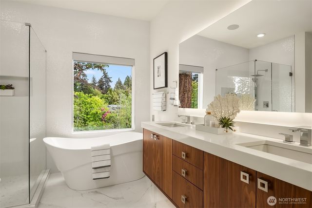 9622 Slater Avenue NE, Kirkland, WA 98033
