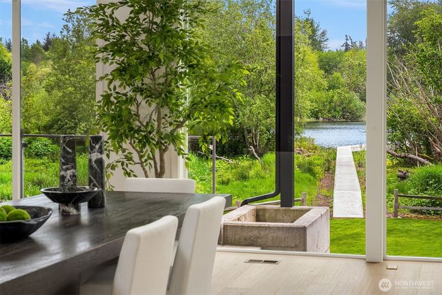 9622 Slater Avenue NE, Kirkland, WA 98033