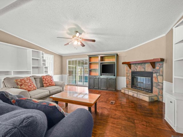 33382 Duff Rd, Walker, LA 70785
