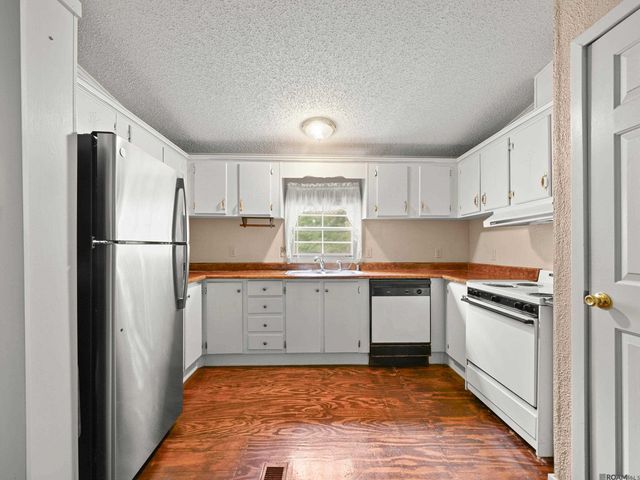 33382 Duff Rd, Walker, LA 70785
