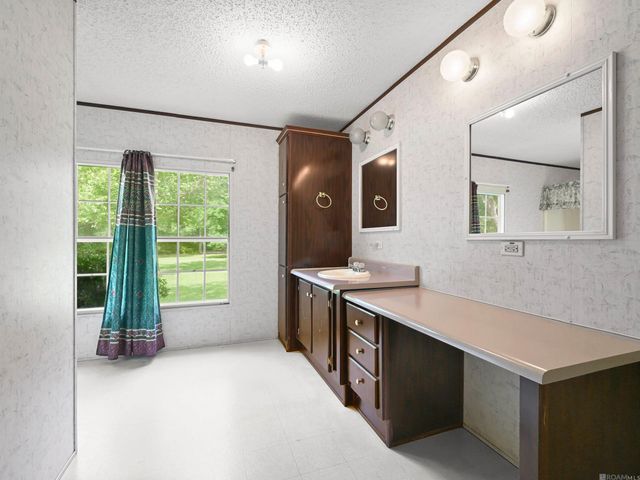33382 Duff Rd, Walker, LA 70785