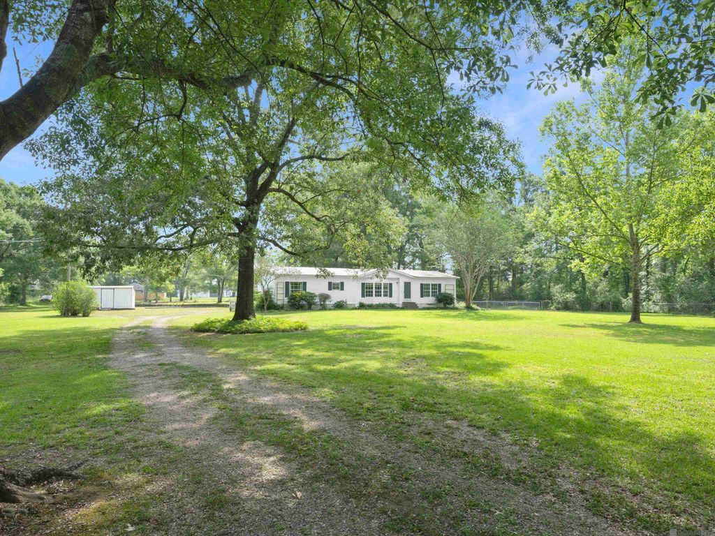 33382 Duff Rd, Walker, LA 70785
