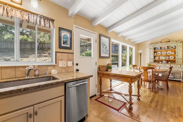 17 Loma Vista Place, Monterey, CA 93940