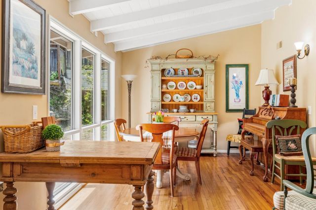 17 Loma Vista Place, Monterey, CA 93940