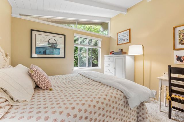 17 Loma Vista Place, Monterey, CA 93940