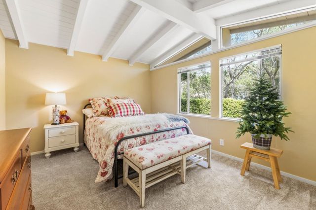 17 Loma Vista Place, Monterey, CA 93940