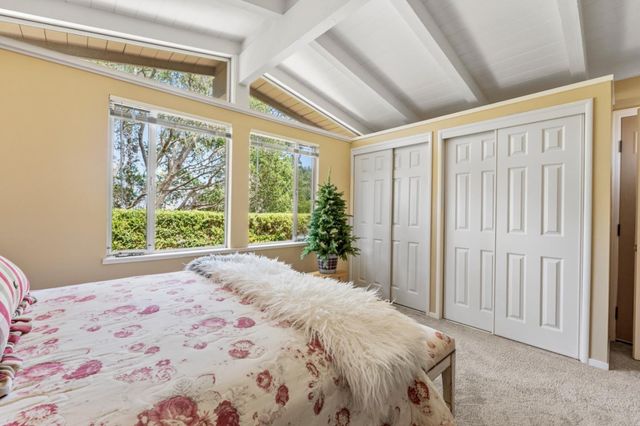 17 Loma Vista Place, Monterey, CA 93940