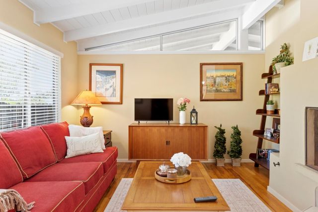 17 Loma Vista Place, Monterey, CA 93940