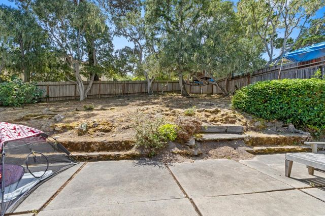17 Loma Vista Place, Monterey, CA 93940