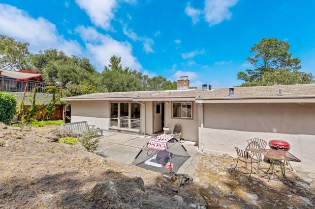 17 Loma Vista Place, Monterey, CA 93940