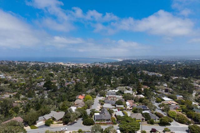17 Loma Vista Place, Monterey, CA 93940