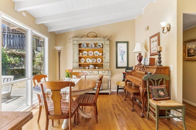 17 Loma Vista Place, Monterey, CA 93940