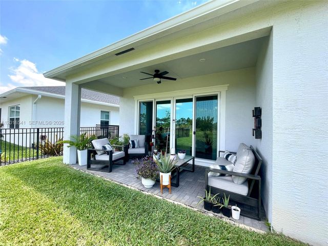 1217 SE Crosswood Way, Port St. Lucie, Port St Lucie, FL 34984