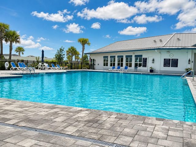 1217 SE Crosswood Way, Port St. Lucie, Port St Lucie, FL 34984