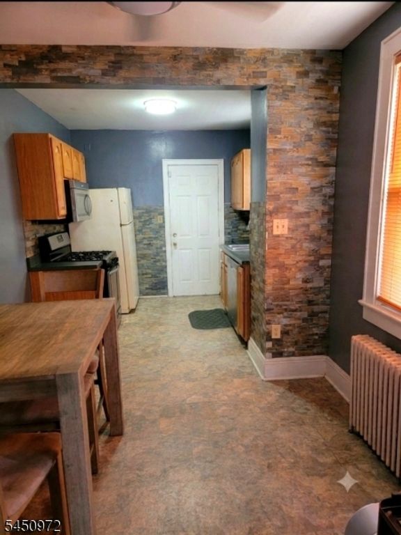 148 Pineview Ter, Plainfield City, NJ 07062 — photo 4