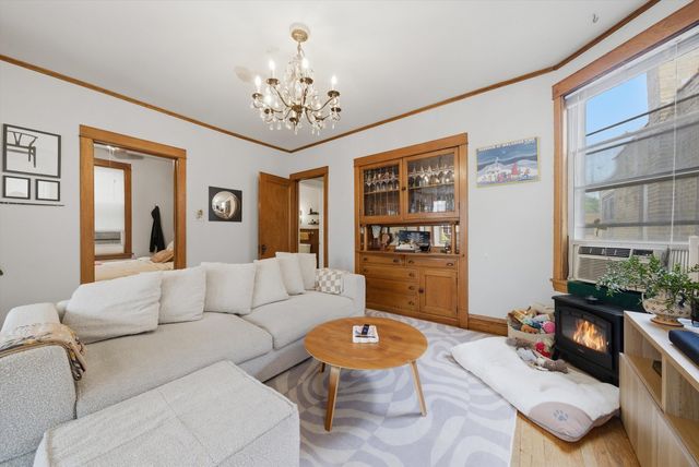 3531 N Oakley Avenue, Chicago, IL 60618