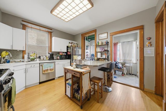 3531 N Oakley Avenue, Chicago, IL 60618
