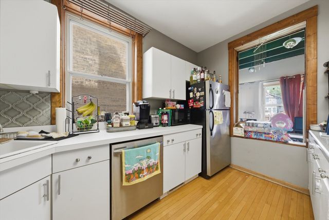 3531 N Oakley Avenue, Chicago, IL 60618