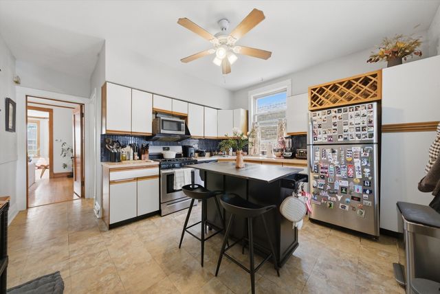 3531 N Oakley Avenue, Chicago, IL 60618