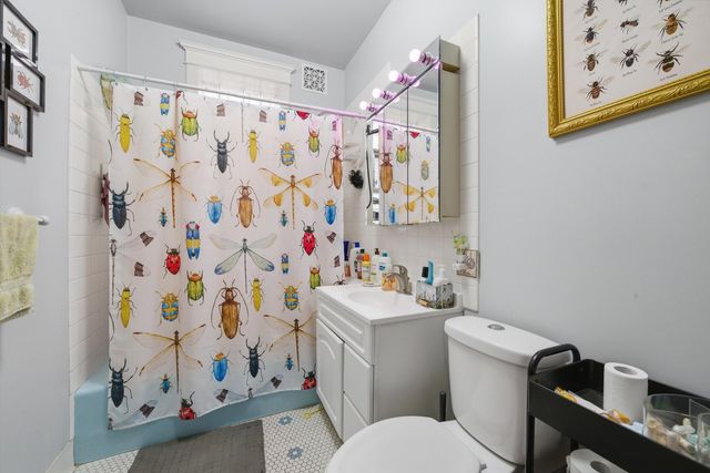 3531 N Oakley Avenue, Chicago, IL 60618