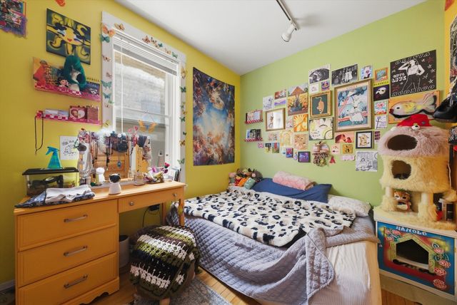 3531 N Oakley Avenue, Chicago, IL 60618
