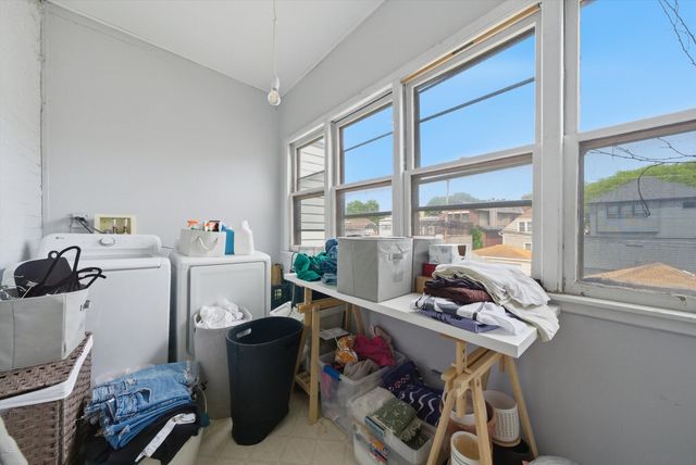 3531 N Oakley Avenue, Chicago, IL 60618
