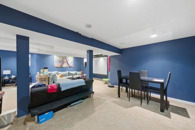 3531 N Oakley Avenue, Chicago, IL 60618
